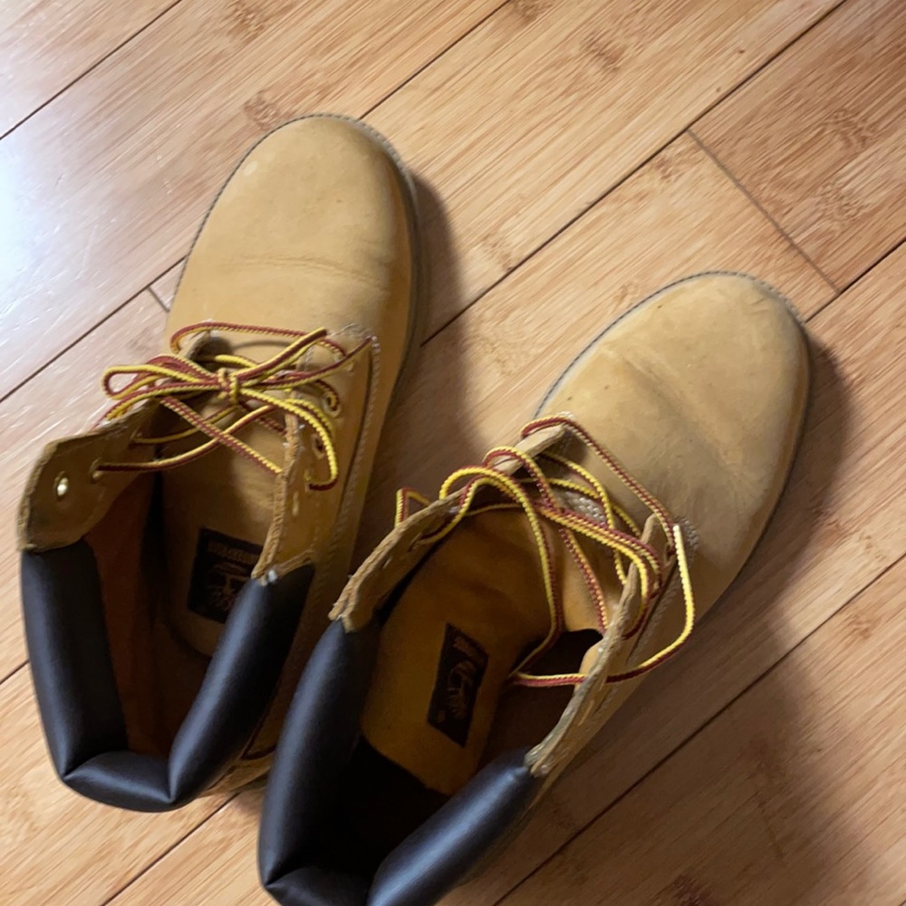 Wheat Timberlands size 6.5y (used)